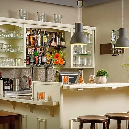 Campanile & Restaurant Hotel