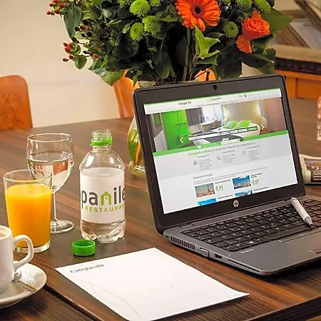Campanile & Restaurant Hotel 3*