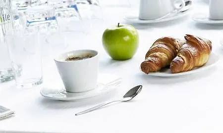 Campanile & Restaurant فندق كورينْخيم