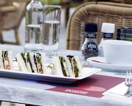 Campanile & Restaurant Hotel