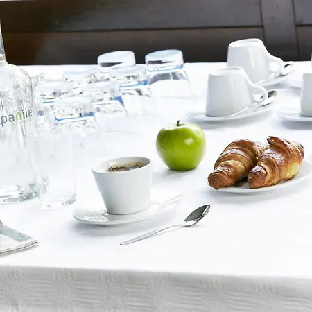 Campanile & Restaurant 3*