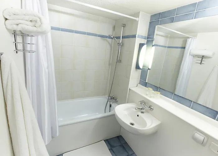 Campanile & Restaurant 3*