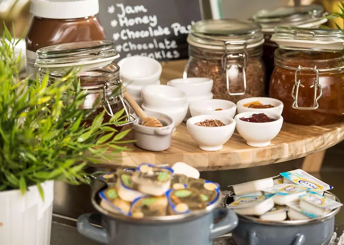 Campanile & Restaurant 3*