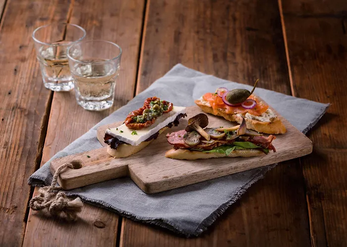 Campanile & Restaurant 3*