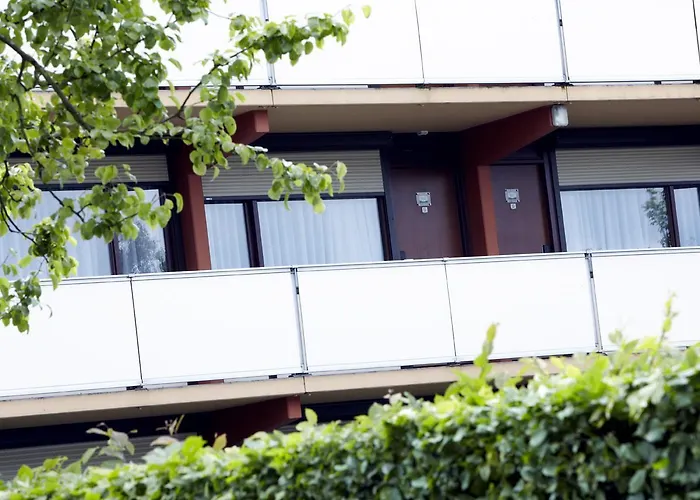 Campanile & Restaurant 3*