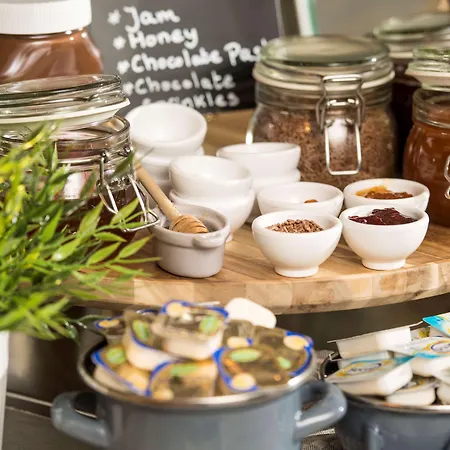 Campanile & Restaurant 3*