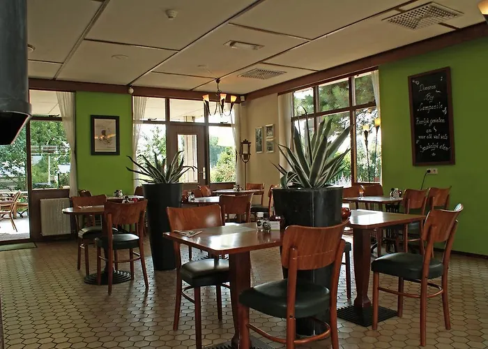 Hotel Campanile & Restaurant 3*